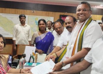 சிவகங்கை தொகுதி வேட்பாளர் மனு தாக்கல்