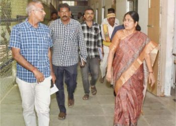 மாவட்ட ஆட்சித்தலைர் கல்லூரியில் ஆய்வு