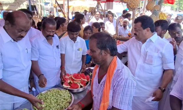 அதிமுக சார்பில் நீர் மோர் பந்தல் திறப்பு