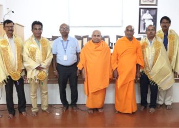 பேராசிரியர்களுக்கு பாராட்டு விழா