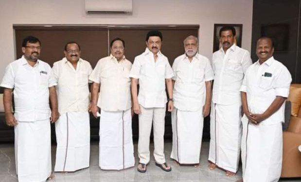 முதலமைச்சரை சந்தித்து அமைச்சர்  வாழ்த்து