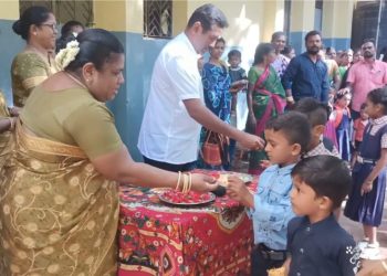 ஆசிரியர்கள் வரவேற்பு