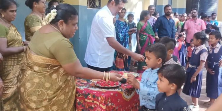 ஆசிரியர்கள் வரவேற்பு