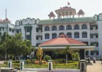 ஆட்சியர் நேரில் ஆஜராக நீதிமன்றம்  உத்தரவு