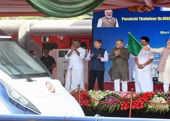 ரயில் சேவையை பிரதமர்  தொடங்கி வைப்பு