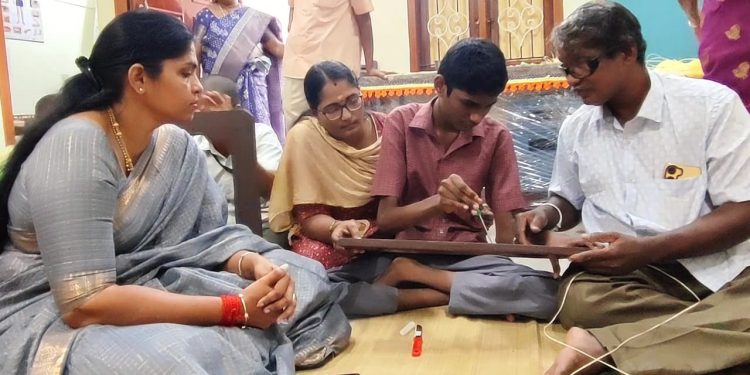 மாற்று திறன் கொண்ட சிறப்பு குழந்தைகளுக்கு பயிற்சி