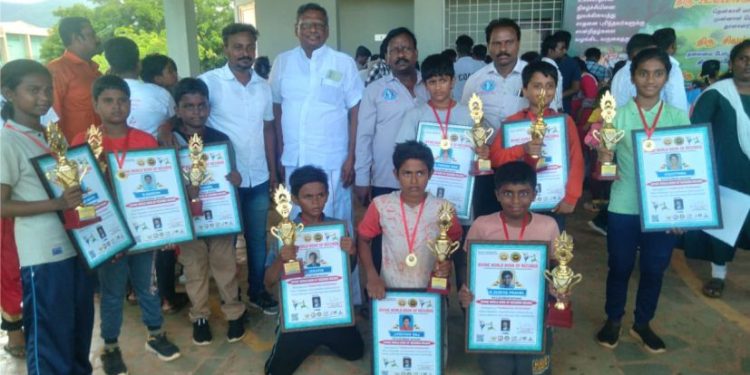 மதுரை மாணவர்கள் உலக சாதனை