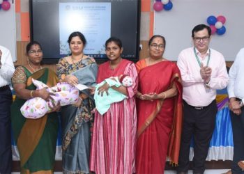 நலத் திட்டத்தின் கீழ் தாய் மற்றும் குழந்தை தினம்