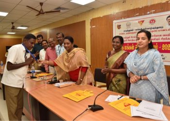 விபத்தின்றி ஓட்டிய அரசு டிரைவருக்கு விருது