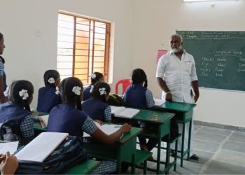 பள்ளியில் ஆய்வு செய்த சட்டமன்ற உறுப்பினர்