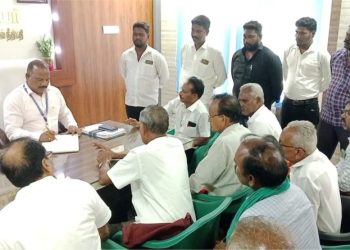 நீர்நிலை ஆக்கிரமிப்புகளை அகற்ற வலியுறுத்தி போராட்டம்