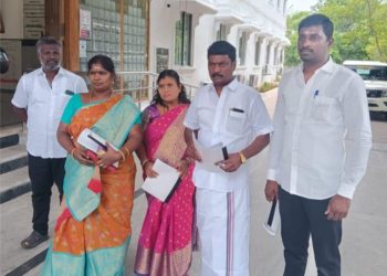 நகர மன்ற உறுப்பினர்கள் சார்பில் வெளிநடப்பு