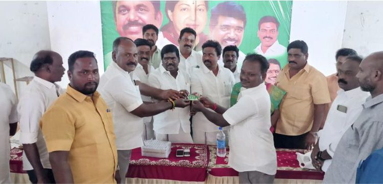 புதிய உறுப்பினர் உரிமை சீட்டு வழங்கும் நிகழ்ச்சி