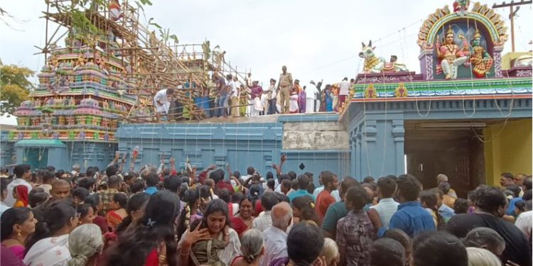 கும்பாபிஷேக விழாவில் பக்தர்கள் பங்கேற்பு