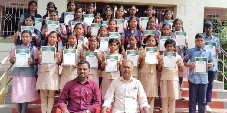 அரசு பள்ளி மாணவர்கள் சாதனை