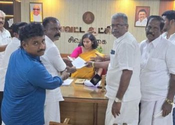 ஆட்சியரிடம் பொதுமக்கள் கோரிக்கை மனு