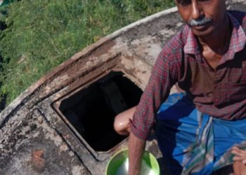 குடிநீர் தொட்டி சுத்தம் செய்து குடிநீர் விநியோகம்