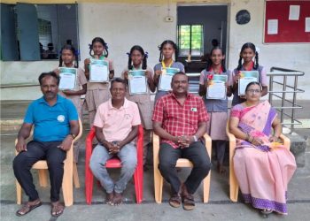 அரசு பள்ளி மாணவிகள் சாதனை