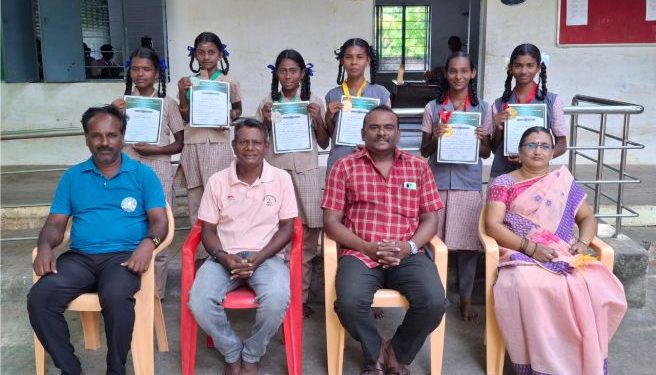 அரசு பள்ளி மாணவிகள் சாதனை