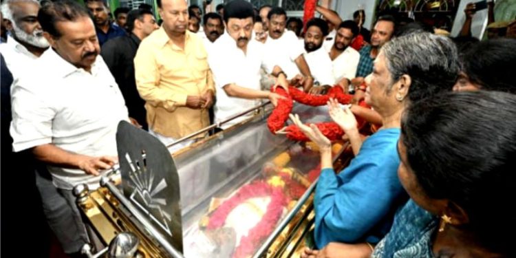 முன்னாள் அமைச்சருக்கு இறுதி அஞ்சலி