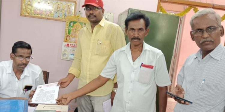 சிபிஐஎம் கட்சியின் சார்பாக மனு