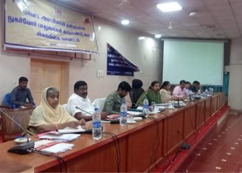 ஆட்சியாளர் அலுவலகத்தில் குழு கூட்டம்