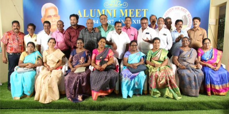 முன்னாள் மாணவர்கள் கௌரவிப்பு