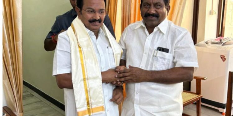 புதிதாக பொறுப்பேற்ற அமைச்சர்