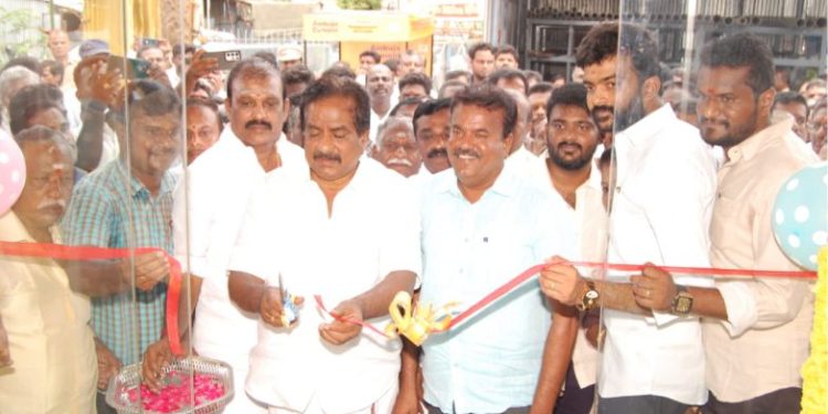 எஸ்.எஸ்.டிரேடர்ஸ் திறப்பு விழா