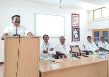 கல்லூரியில் ஆசிரியர் மேம்பாட்டு கருத்தரங்கம்