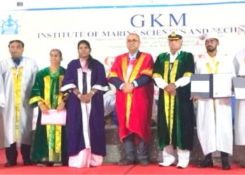 கல்வி குழுமத்தின் சார்பில் பட்டமளிப்பு விழா