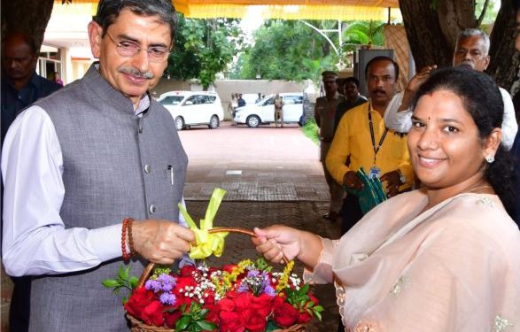 பட்டமளிப்பு விழாவில் பங்கேற்ற தமிழக ஆளுநர்