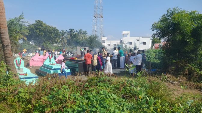 கல்லறை திருவிழாவில்  கிறிஸ்தவர்கள் பங்கேற்பு