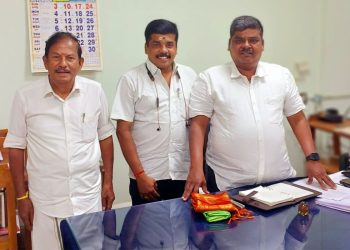 நேர்முக உதவியாளருக்கு சமூக ஆர்வலர்கள் வாழ்த்து