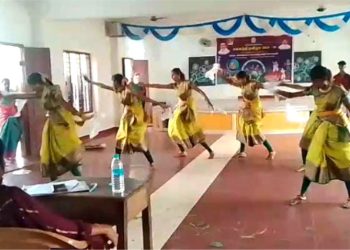 கலை திருவிழாவில் சாதித்த அரசு பள்ளி மாணவர்கள்