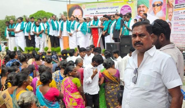 கழக செயலாளர் தலைமையில் மாபெரும் கண்டன ஆர்ப்பாட்டம்
