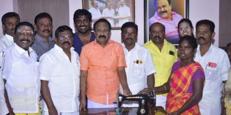 தையல் இயந்திரம் வழங்கும் விழா