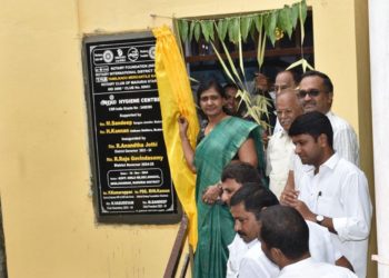 பள்ளியில் கழிப்பறை திறப்பு