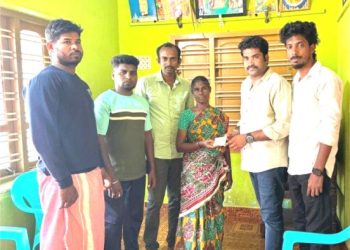 தமிழக வெற்றி கழகம் சார்பாக உதவி தொகை