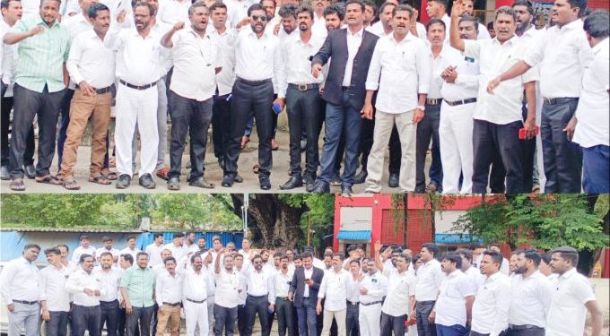 வழக்கறிஞர் சங்கம் சார்பாக ஆர்ப்பாட்டம்