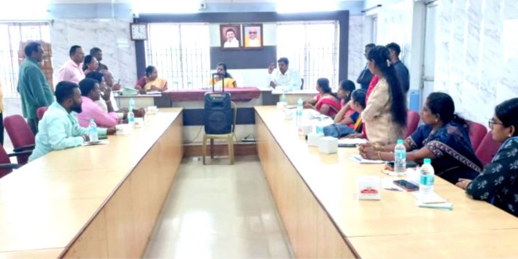 பேரூராட்சியில் மாதாந்திர கூட்டம்