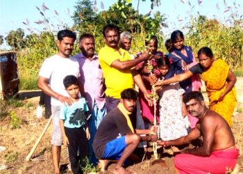 மரக்கன்றுகள் நடும் நிகழ்ச்சி