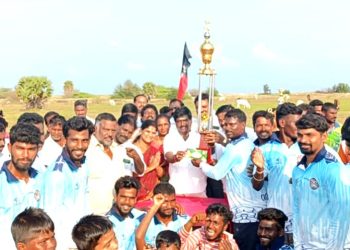 கிரிக்கெட் போட்டியில் வெற்றி பெற்ற அணிகளுக்கு பரிசுத்தொகை