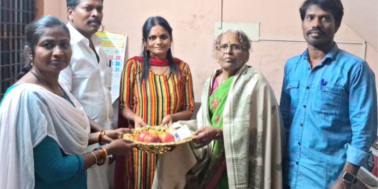 முன்னாள் மாணவ மாணவிகள் சார்பில் நிகழ்ச்சி