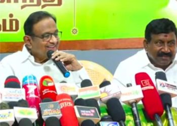 ஆங்கில புத்தாண்டு வாழ்த்துக் கூறிய முன்னாள்  நிதி அமைச்சர்