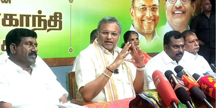 பாராளுமன்ற உறுப்பினர் பேட்டி