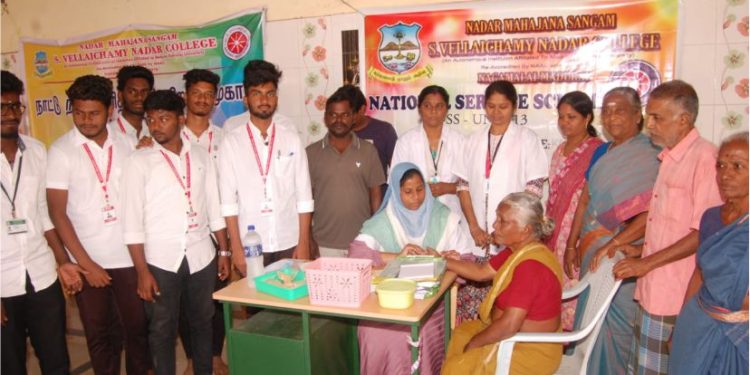 மாணவர்கள் சார்பாக ஆயுர்வேத மருத்துவ முகாம்