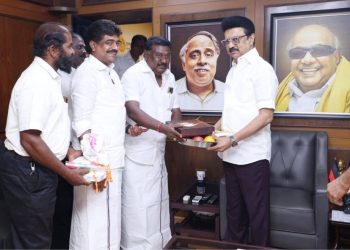 முதல்வரை சந்தித்த கமுதி வடக்கு ஒன்றியச் செயலாளர்