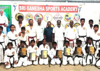 மாணவர்களுக்கு சான்றிதழ் வழங்கும் விழா