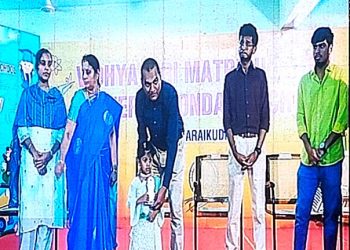 பள்ளியில் பட்டமளிப்பு விழா